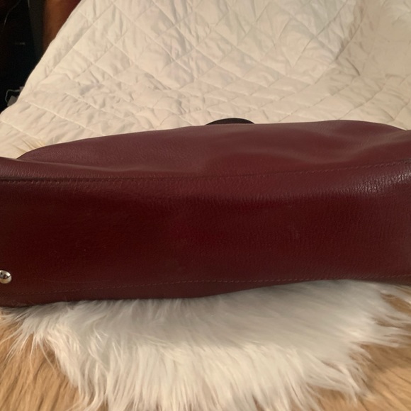 MICHAEL KORS BURGUNDY BAG. - Picture 7 of 8
